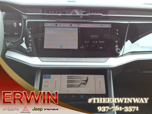 Used 2024 Jeep Wagoneer Launch Edition image 20