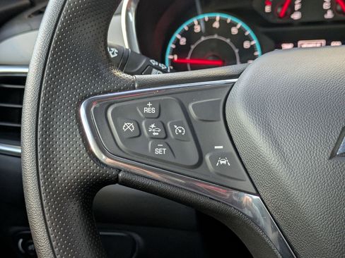 Used 2021 Chevrolet Equinox LS image 14