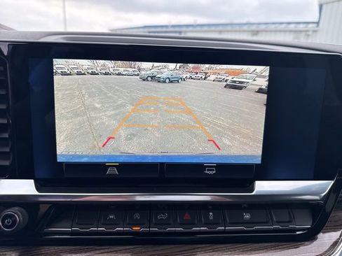 Used 2024 Chevrolet Silverado 1500 LT image 16