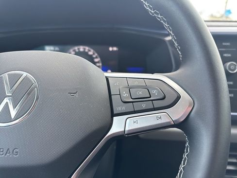 Used 2022 Volkswagen Taos SE image 14