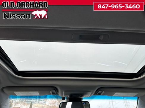 Used 2018 Toyota Camry L image 8