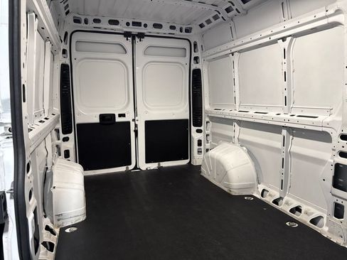 Used 2024 RAM ProMaster 2500 w/ Convenience Group FWD image 15