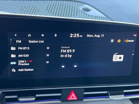 New 2025 Hyundai Elantra Limited image 15