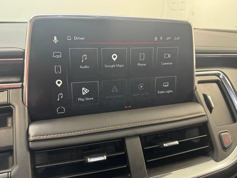 Used 2024 GMC Yukon AT4 w/ Technology Package AWD/4WD image 18