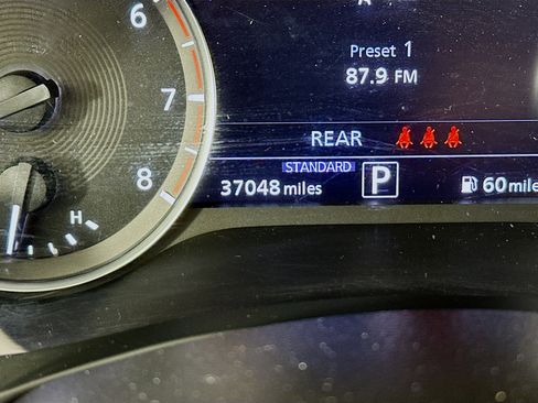 Used 2021 INFINITI QX50 Luxe w/ Appearance Package image 18