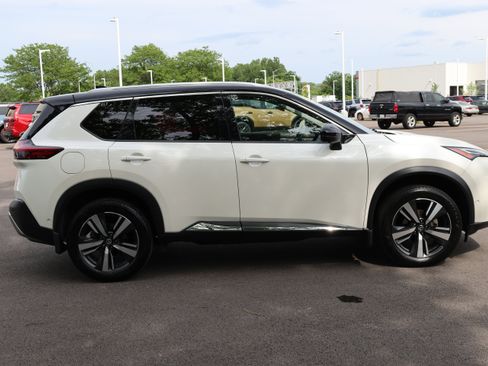 Used 2021 Nissan Rogue Platinum AWD/4WD image 2