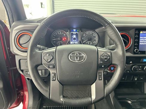 Used 2021 Toyota Tacoma TRD Off-Road image 11