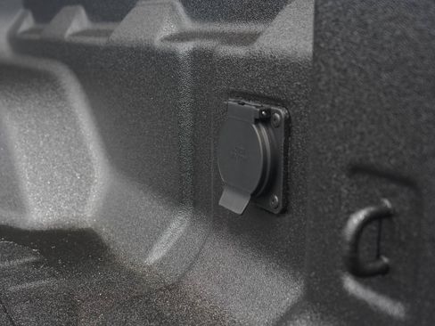 New 2026 GMC Canyon AT4 w/ AT4 Premium Package AWD/4WD image 6
