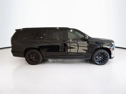 Used 2024 Cadillac Escalade ESV Sport w/ LPO, ONYX Package AWD/4WD image 7