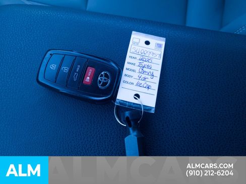 Used 2025 Toyota Camry SE image 37