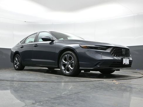 Used 2025 Honda Accord EX-L image 41