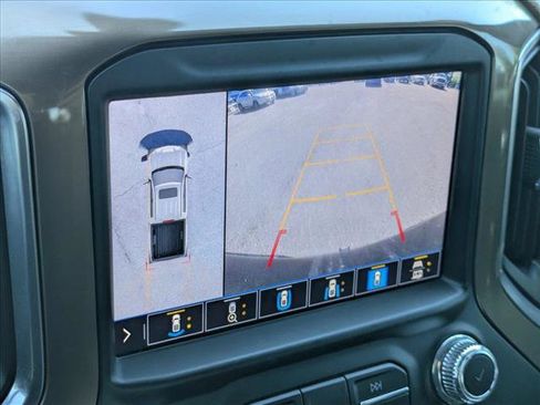 Used 2020 Chevrolet Silverado 1500 High Country w/ Technology Package AWD/4WD image 14