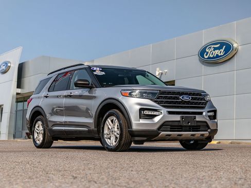 Used 2020 Ford Explorer XLT w/ Equipment Group 202A RWD image 1