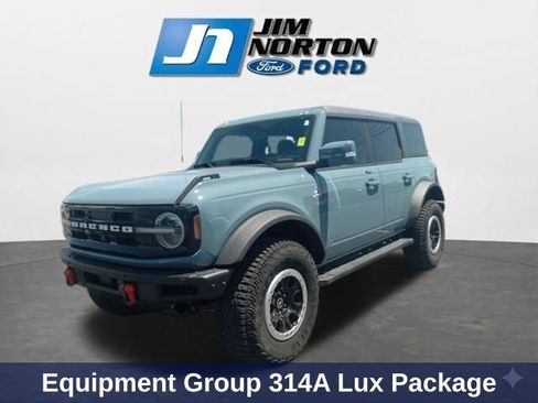 Used 2023 Ford Bronco Outer Banks w/ Sasquatch Package AWD/4WD image 4