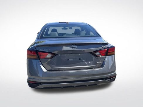 Used 2024 Nissan Altima 2.5 SV AWD/4WD image 6