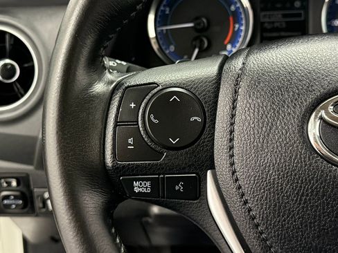 Used 2018 Toyota Corolla SE image 16