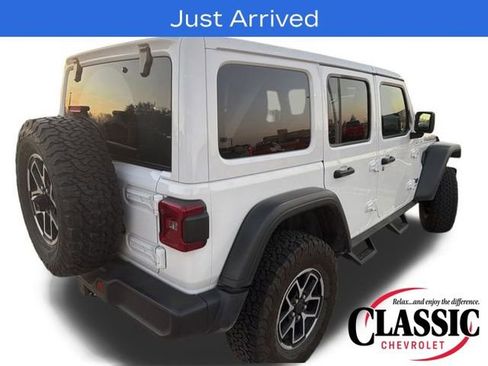 Used 2024 Jeep Wrangler Unlimited Rubicon w/ Convenience Group image 11