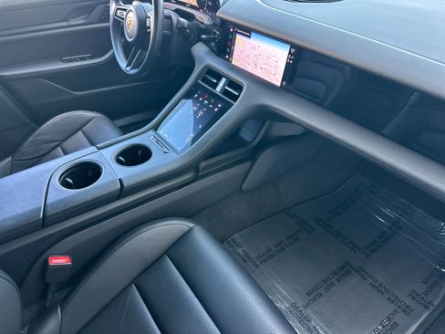Certified 2021 Porsche Taycan image 15
