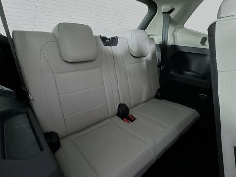 Used 2021 Volkswagen Tiguan SEL w/ 3rd Row Seat Package AWD/4WD image 27