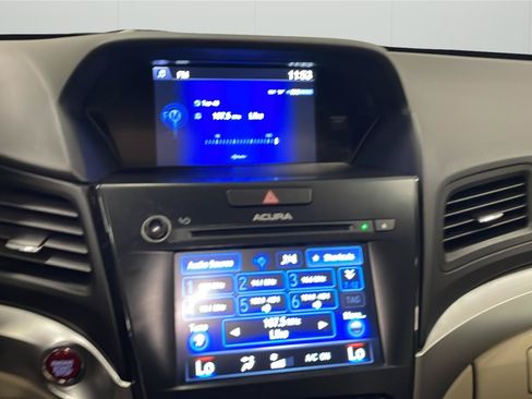 Used 2018 Acura ILX FWD image 16