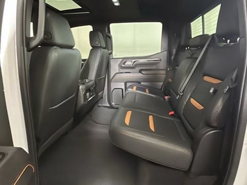 Used 2025 GMC Sierra 1500 AT4 w/ AT4 Premium Package AWD/4WD image 26