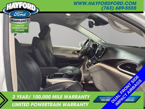Used 2022 Chrysler Pacifica Touring-L FWD image 22