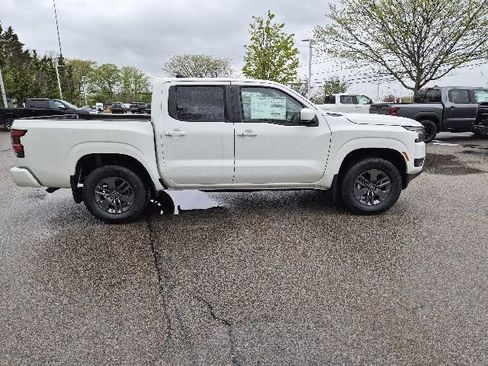 New 2026 Nissan Frontier SV w/ SV Convenience Package AWD/4WD image 2