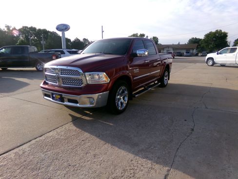 Used 2014 RAM 1500 Laramie w/ Convenience Group AWD/4WD image 7