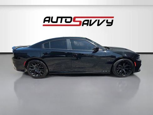 Used 2022 Dodge Charger R/T w/ Plus Group RWD image 8