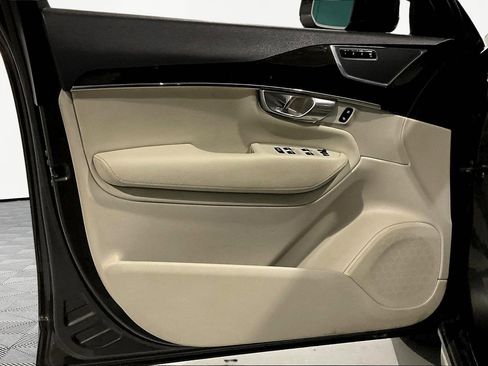 Used 2018 Volvo XC90 T6 Momentum w/ Convenience Package image 20