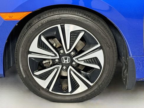 Certified 2018 Honda Civic EX-T image 30