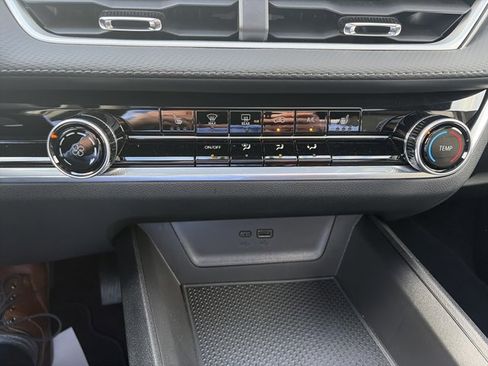 Used 2025 Chevrolet Equinox LT image 21