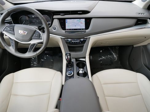 Certified 2022 Cadillac XT5 Premium Luxury w/ LPO, Floor Liner Package AWD/4WD image 14