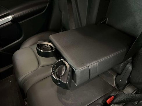 Used 2022 Mercedes-Benz GLB 250 4MATIC image 12