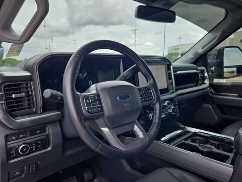 Used 2024 Ford F250 Lariat w/ Lariat Ultimate Package AWD/4WD image 14