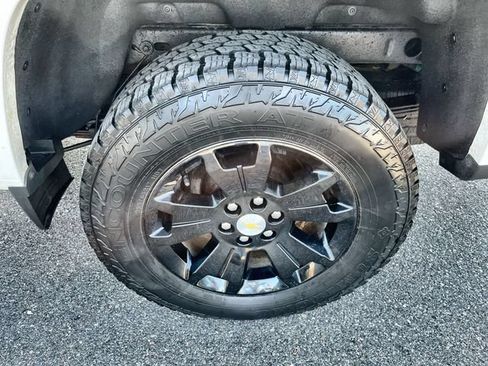 Used 2019 Chevrolet Colorado LT AWD/4WD image 19