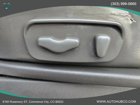 Used 2011 Nissan Pathfinder LE image 26