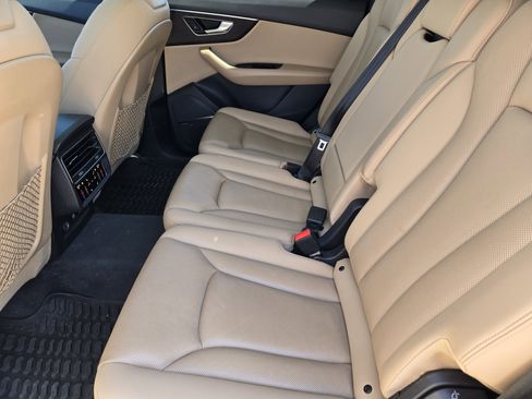Used 2020 Audi Q7 3.0T Premium Plus w/ Premium Plus Package image 9