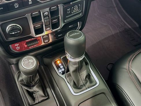 Used 2025 Jeep Gladiator Rubicon image 20