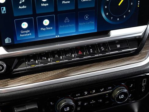 Used 2022 Chevrolet Silverado 1500 LT w/ Z71 Off-Road Package image 22