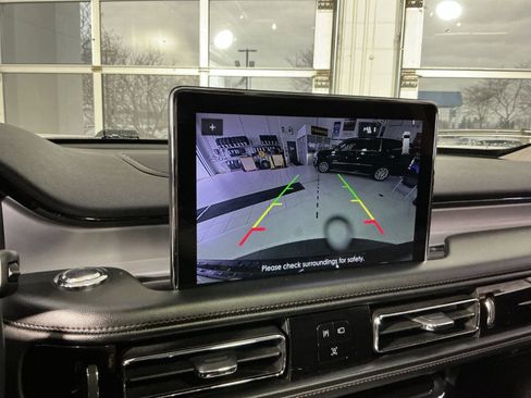 Used 2024 Lincoln Aviator AWD w/ Premium Package image 27