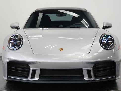 Used 2025 Porsche 911 Carrera S image 4