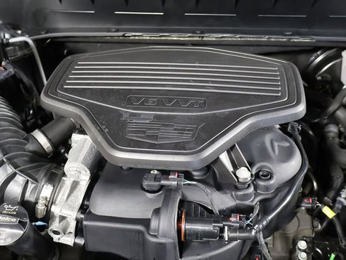Used 2024 Cadillac XT6 Premium Luxury w/ LPO, Floor Liner Package AWD/4WD image 21