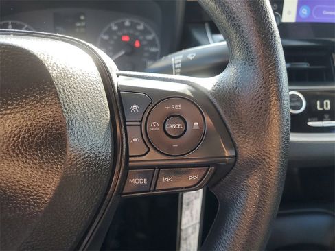 Used 2025 Toyota Corolla LE image 20