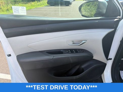 Used 2025 Hyundai Tucson SEL FWD image 12