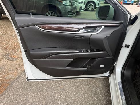 Used 2016 Cadillac XTS Luxury w/ Driver Awareness Package FWD image 11