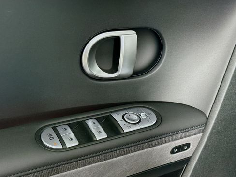 Used 2024 Hyundai Ioniq 5 Limited image 24