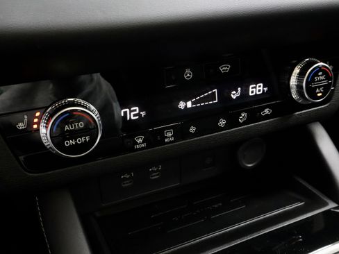 New 2026 Mitsubishi Outlander SE image 28