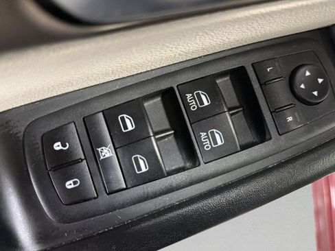Used 2018 Chrysler Pacifica Touring Plus FWD image 15