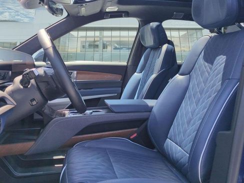 Certified 2026 Cadillac Vistiq Premium Luxury AWD/4WD image 13